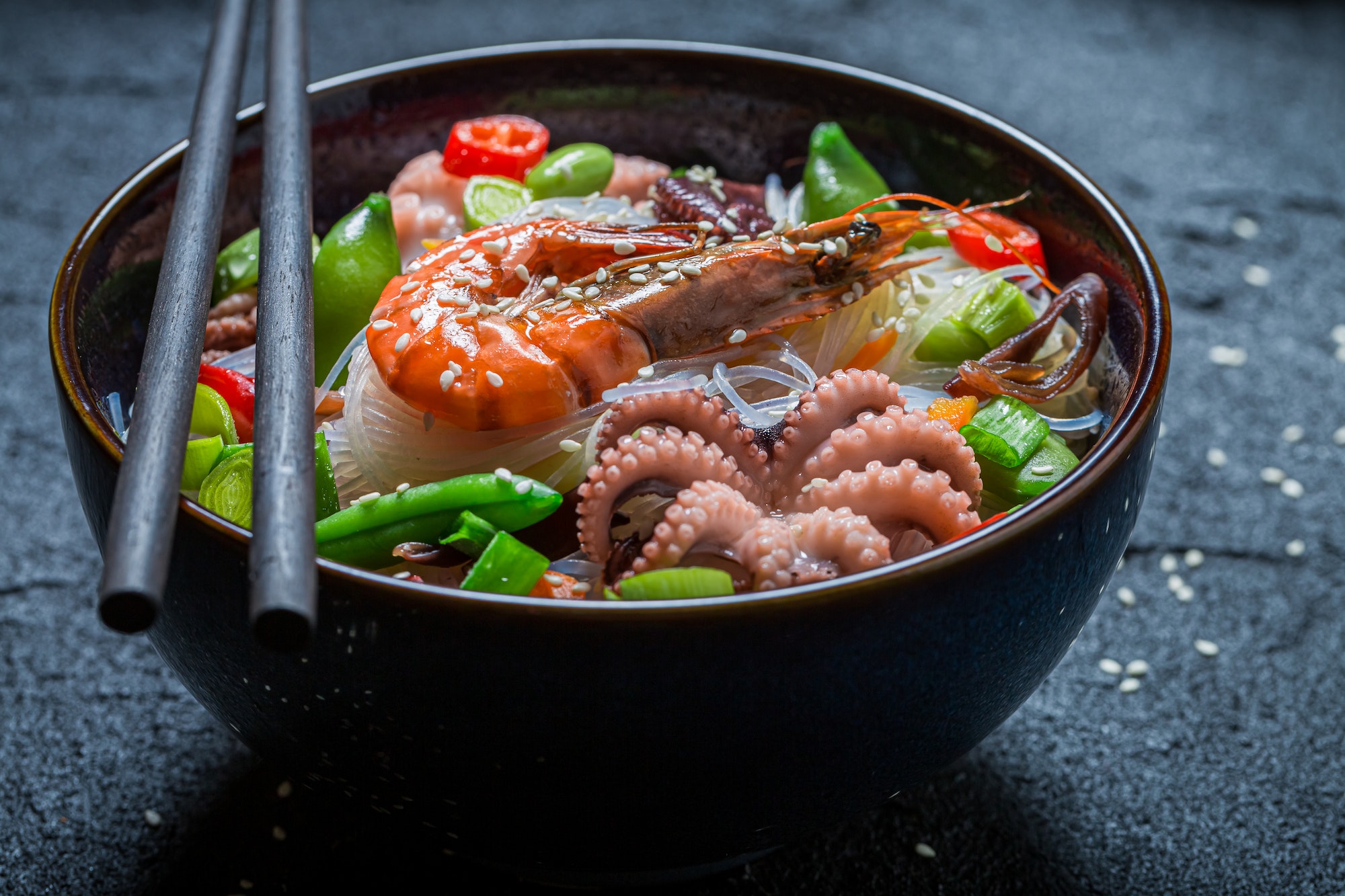 tasty-seafood-noodle-with-prawn-and-octopus-classic-seafood-noodle-.jpg